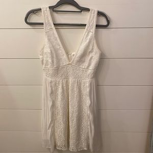 Women’s Forever 21 contemporary Dress. Size Small. White Lace.